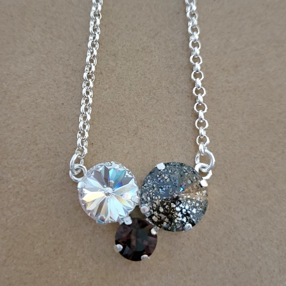 Austrian Crystal Cluster Pendant Necklace in Shiny Silver - Picture 5 of 10